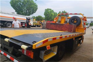 诏安附近拖车电话号码服务